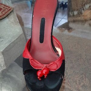 Charles David low open to pumps